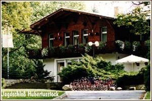 Jagdschloss Hubertusstock:
traditionsreiches Hotel, Restaurant
und beliebtes Ausflugsziel am
Werbellinsee in der Schorfheide